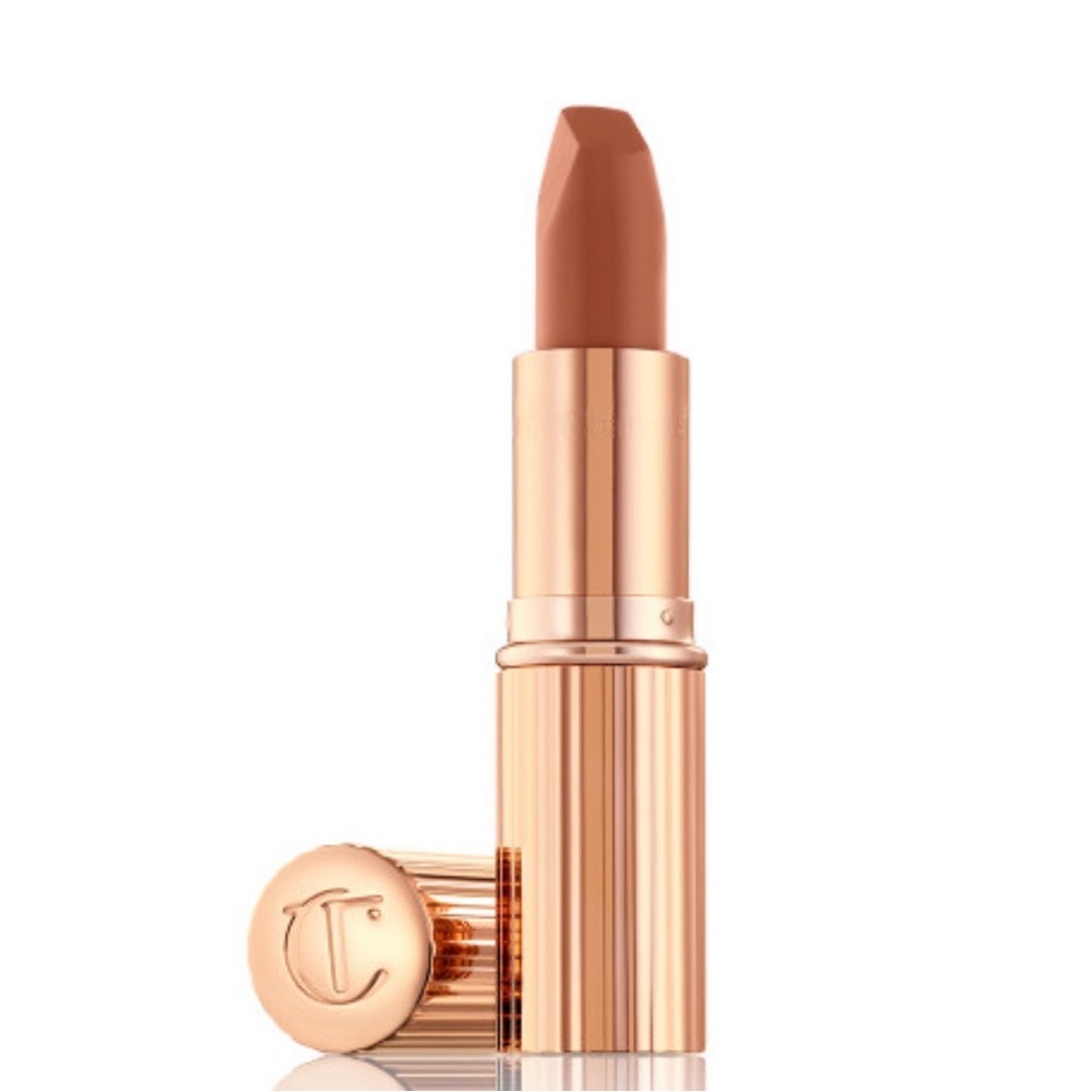 Charlotte Tilbury THE SUPER NUDES
MATTE REVOLUTION - CATWALKING Lipstick